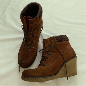Brown suede wedges never worn